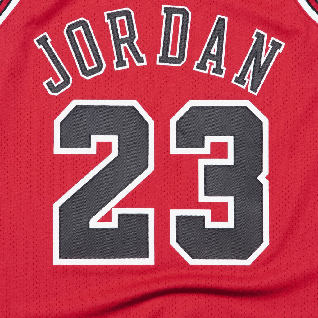 Michael Jordan Chicago Bulls 1997-98 Finals Authentic Road Jersey product image 8, provided for visual reference and product