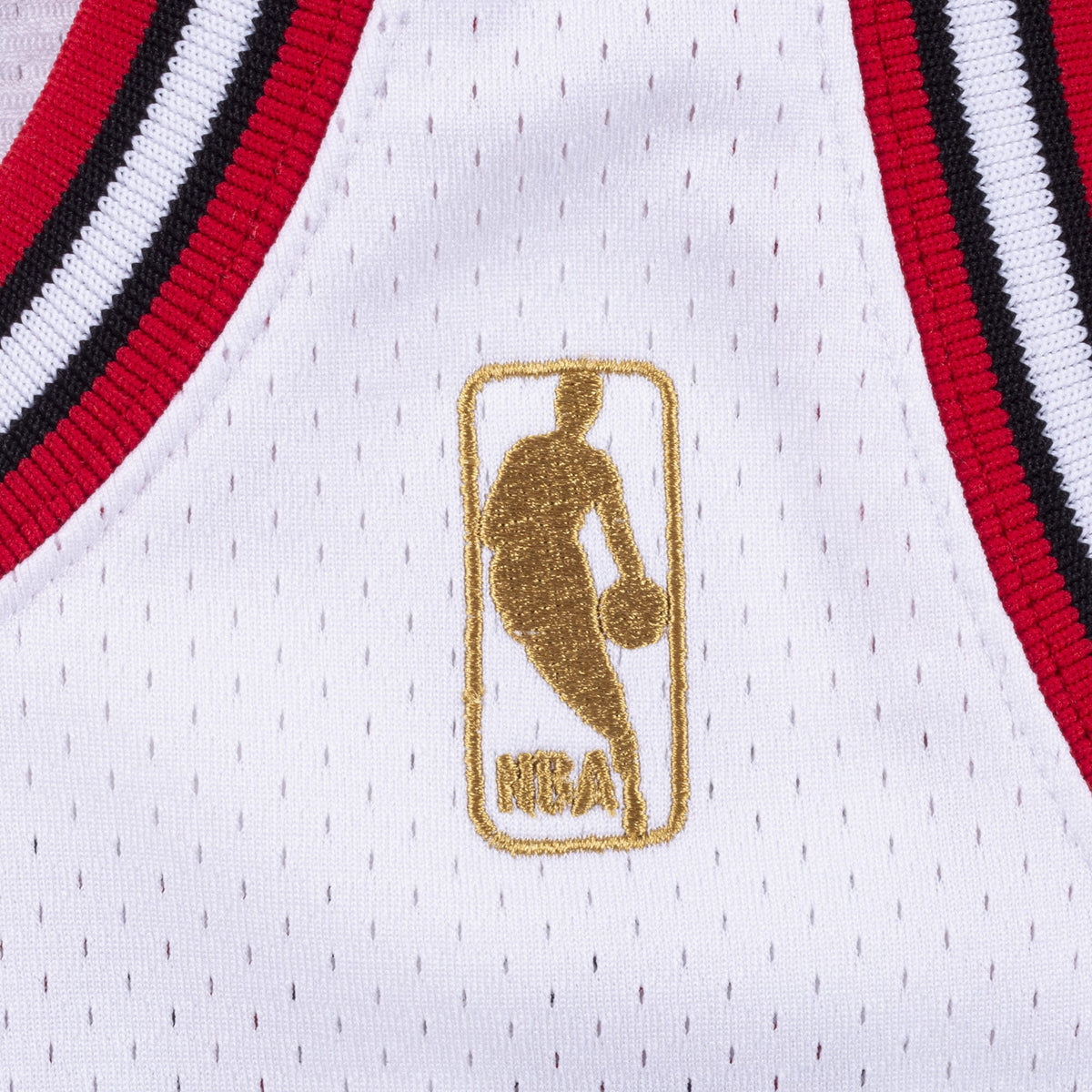 Michael Jordan Chicago Bulls 1997-98 Authentic Jersey product image 6, provided for visual reference and product detail