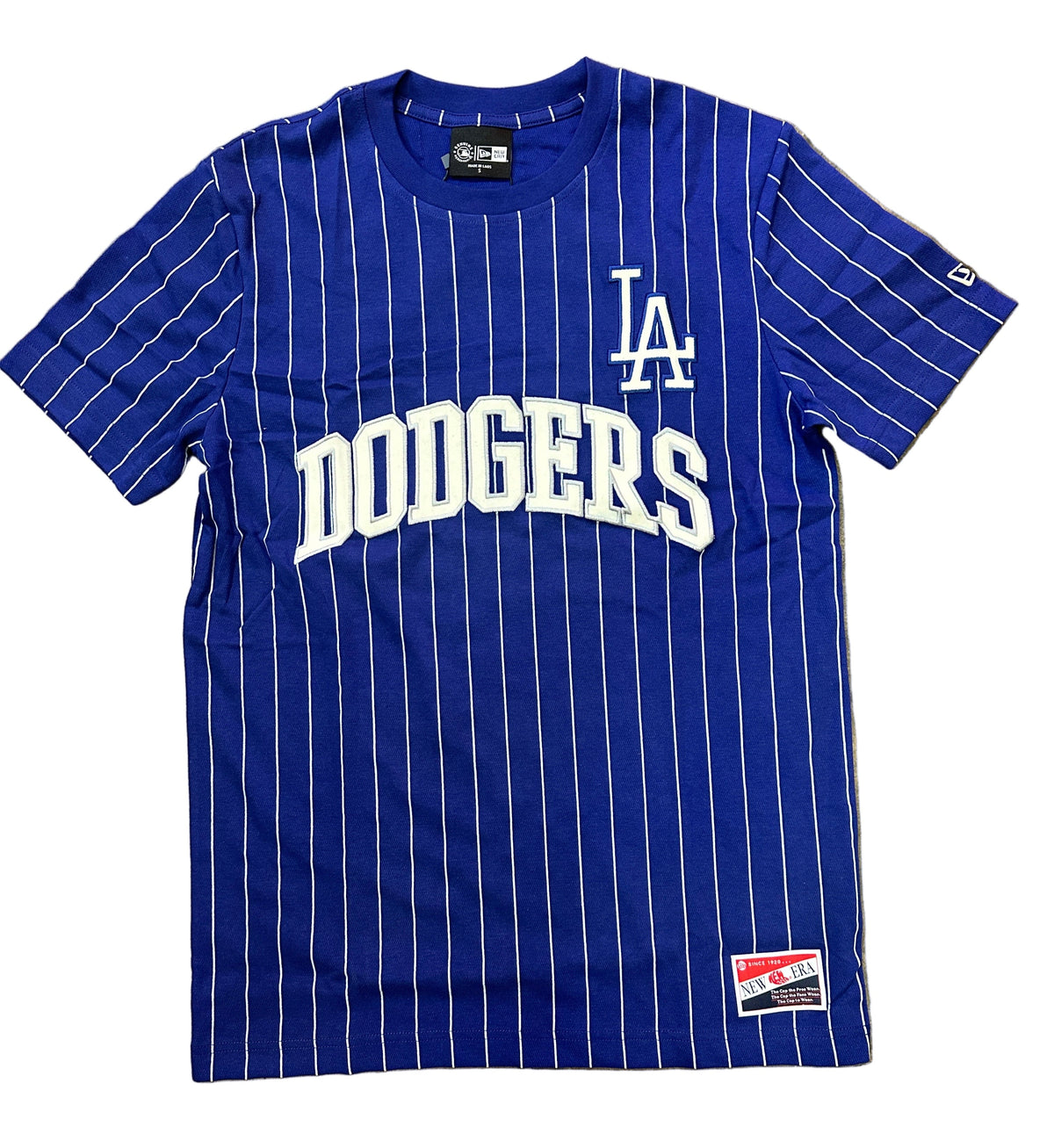 New Era Men Los Angeles Dodgers Pinstripe T-Shirt product image 1, provided for visual reference and product detail review