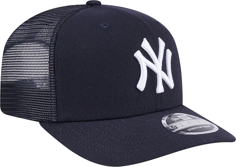 New Era New York Yankees Team 9SEVENTY Stretch-Snap Trucker Hat product image 1, provided for visual reference and product