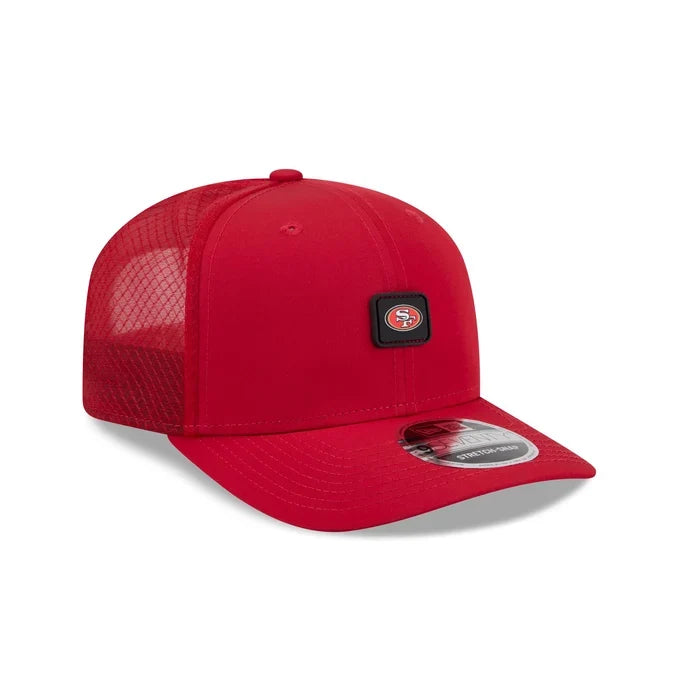 New Era San Francisco 49ers Mini Badge 9SEVENTY Trucker Snapback product image 1, provided for visual reference and product