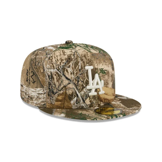 New Era Los Angeles Dodgers RealTree 59Fifty Fitted Hat product image 1, provided for visual reference and product detail