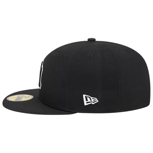 New Era New York Yankees Olive 59Fifty Fitted - Blk/White product image 4, provided for visual reference and product detail