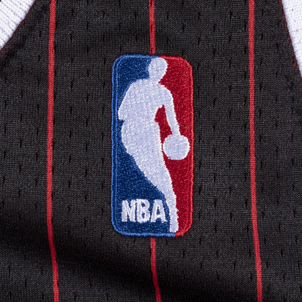 Michael Jordan Chicago Bulls 1997-98 Authentic Jersey product image 15, provided for visual reference and product detail