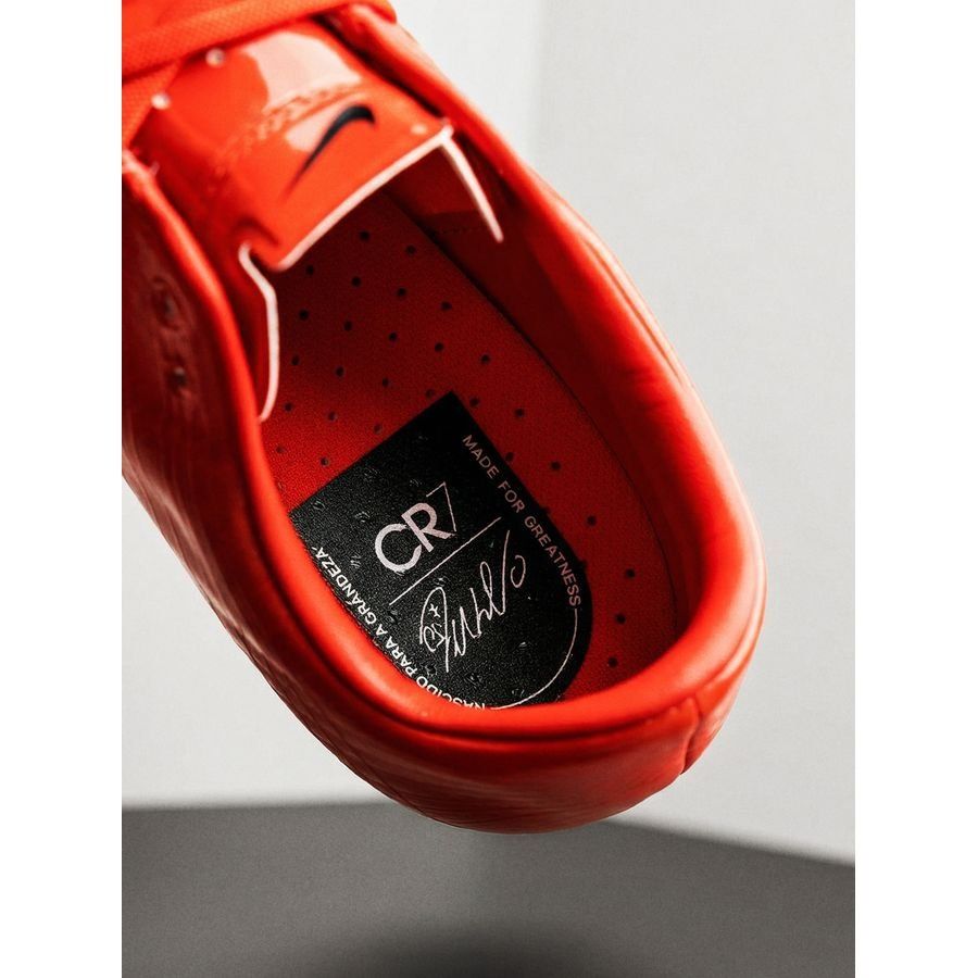 MERCURIAL VAPOR SUPERFLY CR7 RGN - Max Orange/Metallic Silver/Dark Abyss LIMITED EDITION product image 4, provided for