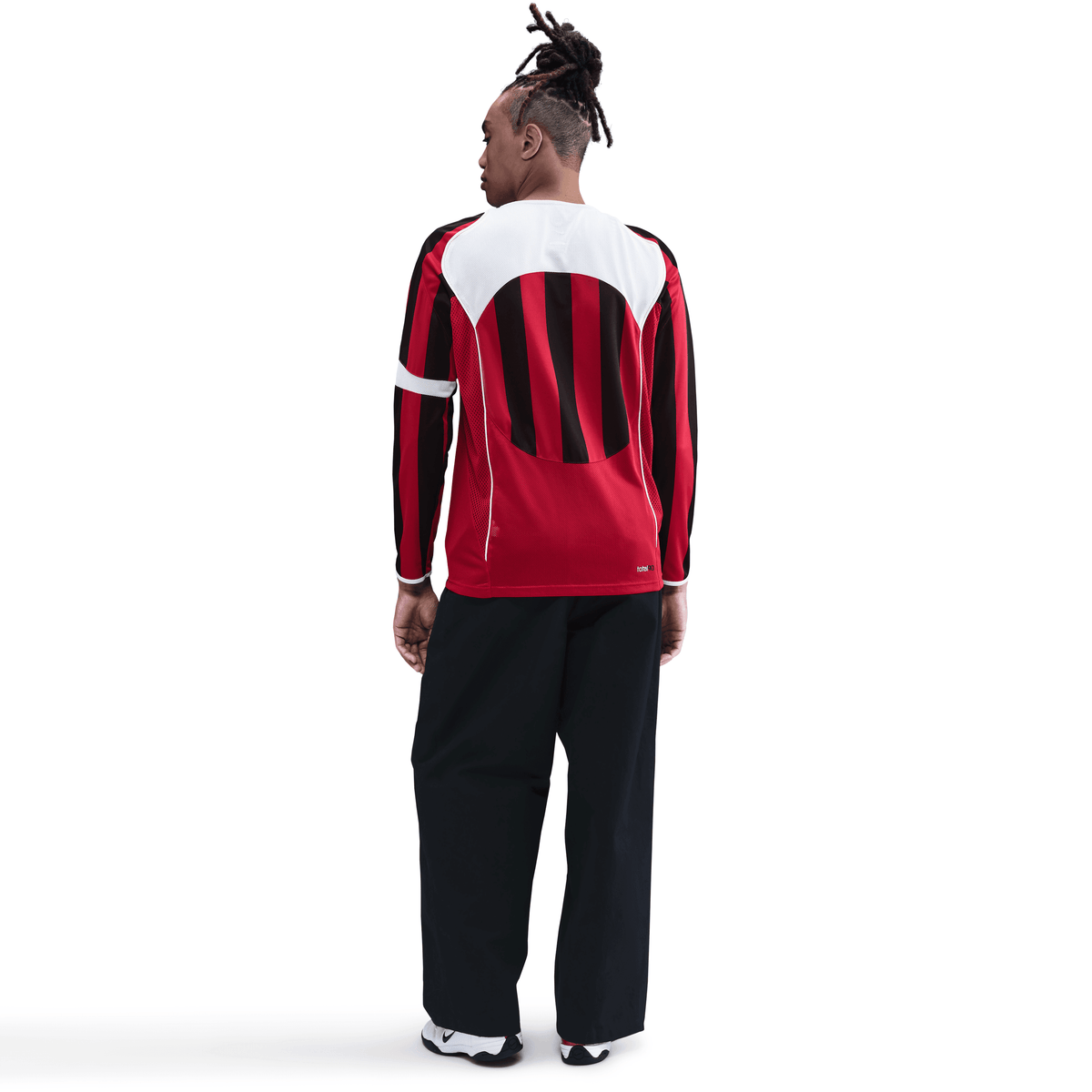 Nike Total 90 Men Dri-FIT Long-Sleeve Soccer Top product image 2, provided for visual reference and product detail review