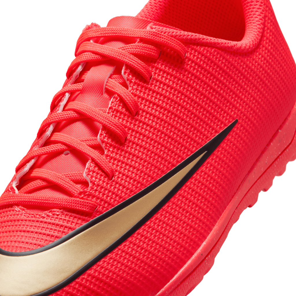Nike Jr. Mercurial Vapor 17 Club Big Kids' Turf Low-Top Soccer Shoes- BRIGHT CRIMSON/BLUR product image 4, provided for