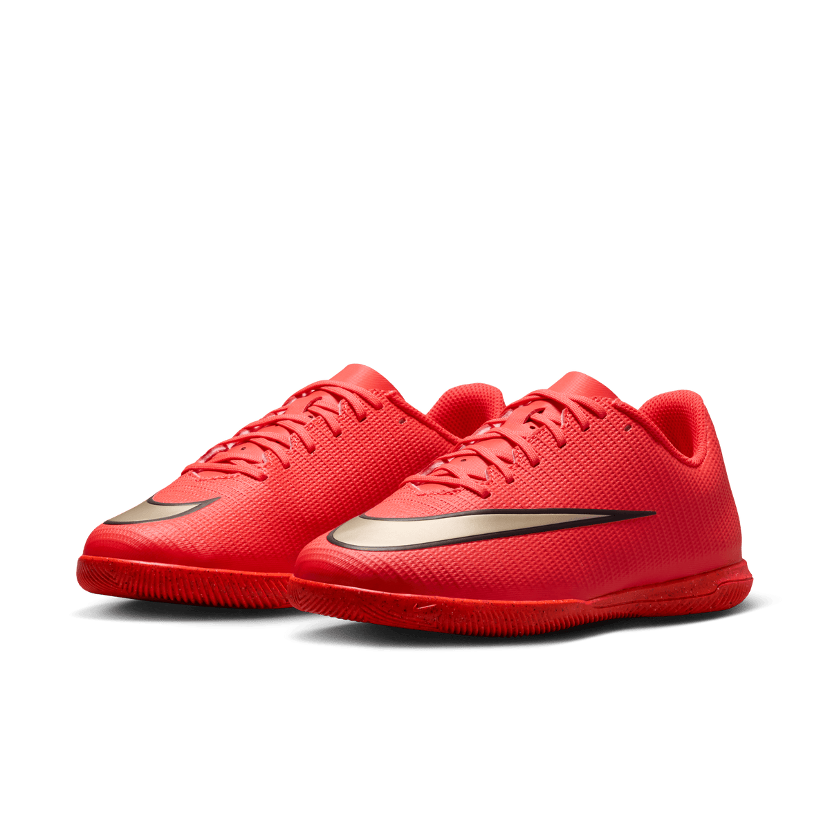 Nike Jr. Mercurial Vapor 17 Club Big Kids' Indoor/Court Low-Top Soccer Shoes product image 3, provided for visual reference