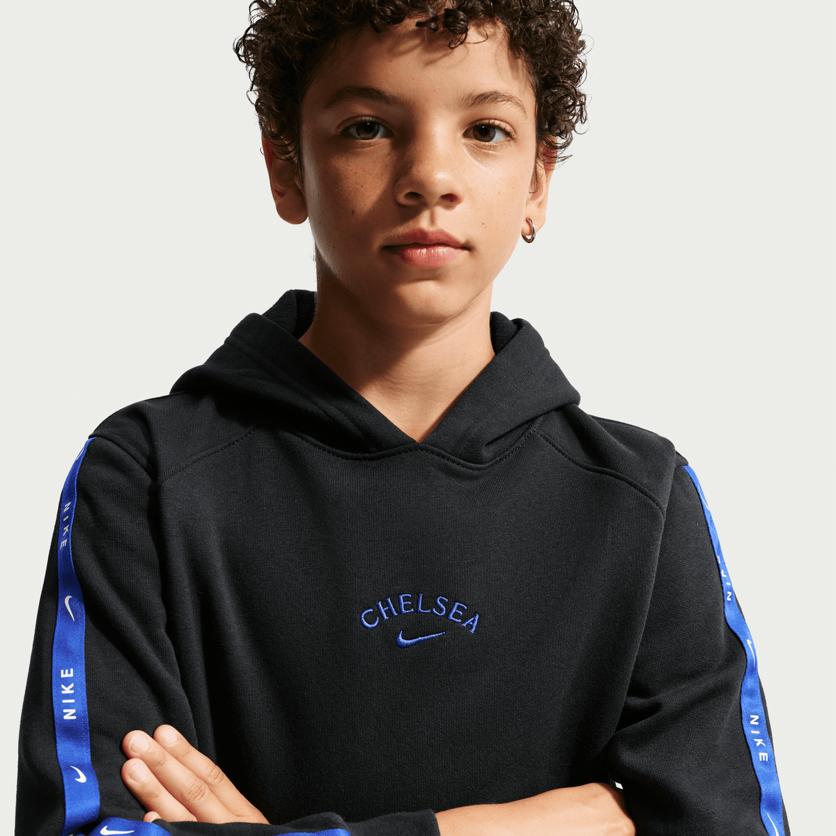 Nike Chelsea FC City Side Big Kids' Soccer Fleece Pullover Hoodie product image 1, provided for visual reference and product