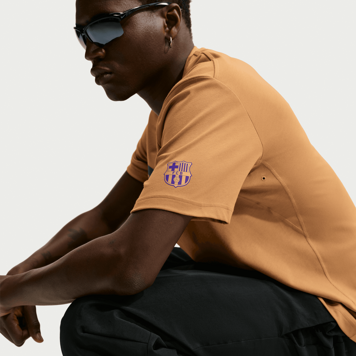 Nike FC Barcelona Primary Away Men Dri-FIT Soccer Top product image 3, provided for visual reference and product detail