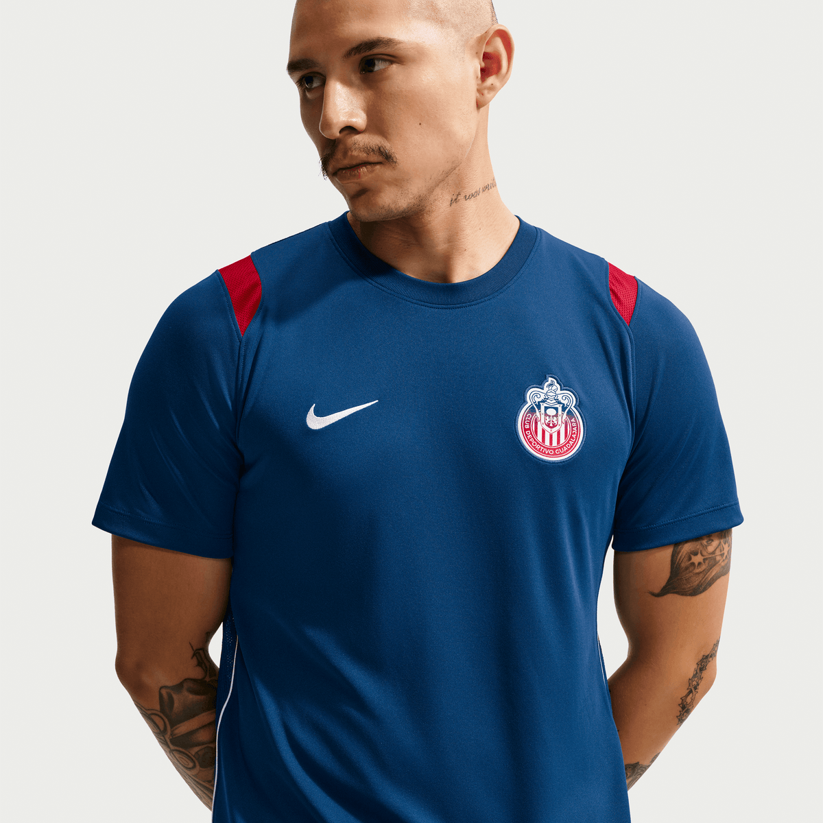 Nike C.D. Guadalajara Academy Pro Dri-FIT Soccer Short-Sleeve Knit Top product image 4, provided for visual reference and