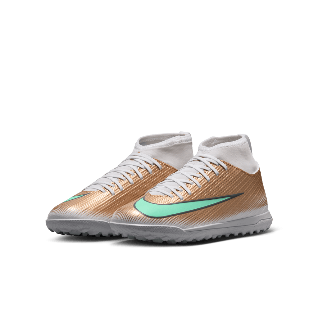 Nike Jr. Mercurial Superfly 11 Club "Kylian Mbappé" TF-METALLIC GOLD/GREEN GLOW product image 9, provided for visual