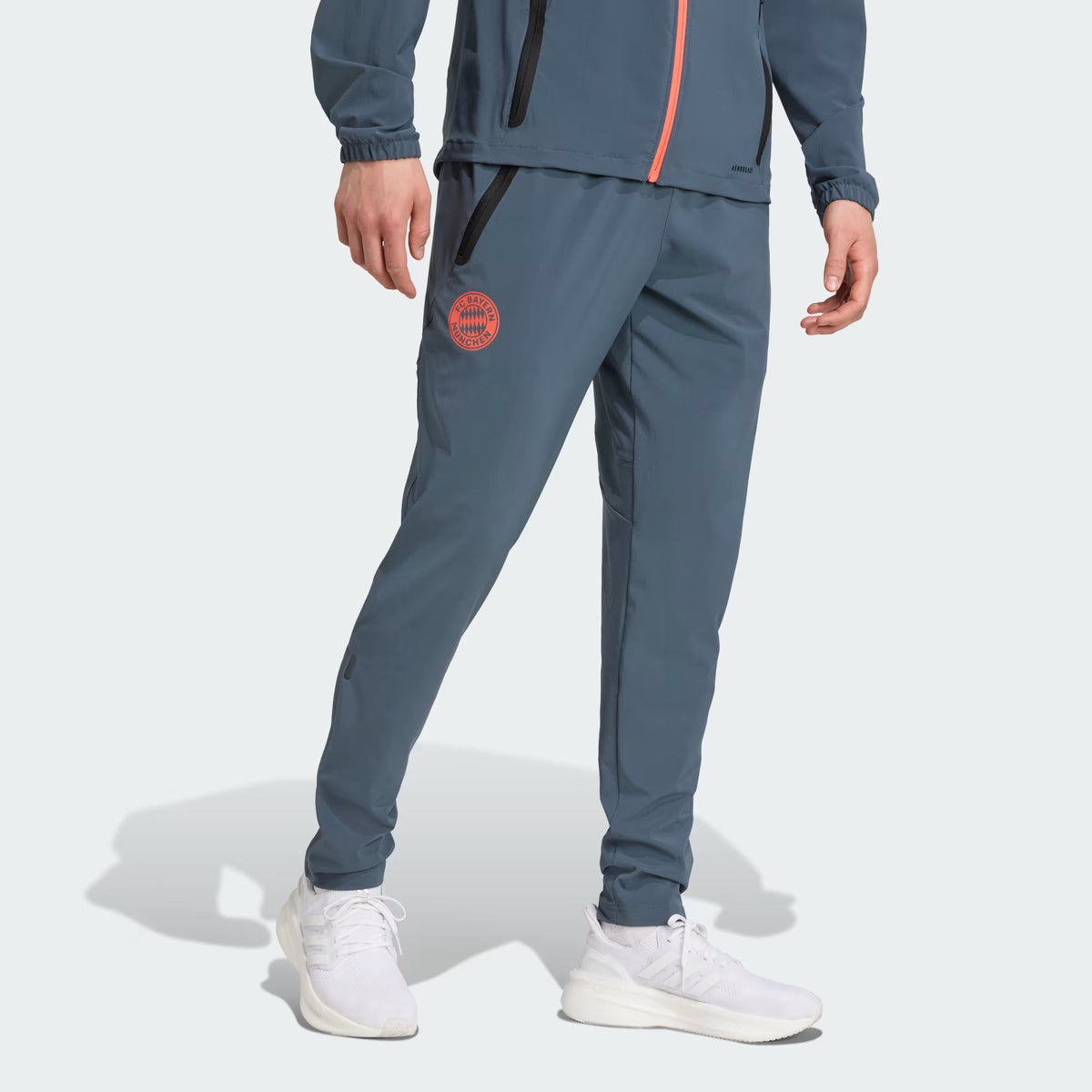 FC Bayern Tiro 25 Competition Vis Tech Travel Pants product image 4, provided for visual reference and product detail review