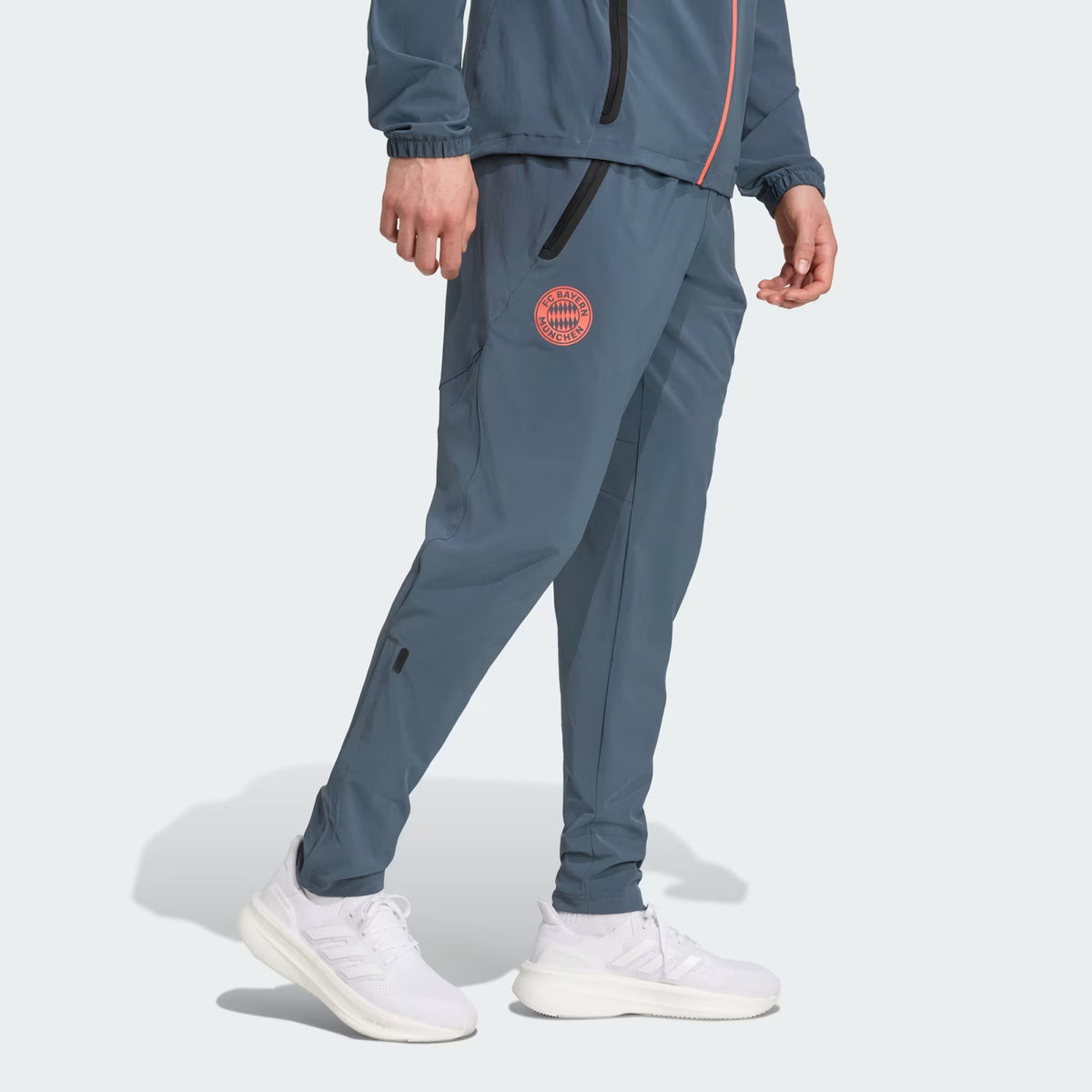 FC Bayern Tiro 25 Competition Vis Tech Travel Pants product image 3, provided for visual reference and product detail review