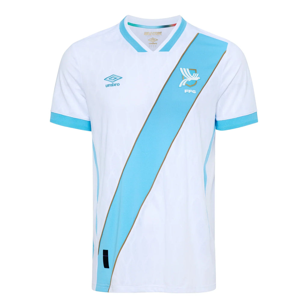 Umbro Men Guatemala Authentic Home Jersey 26/27 product image 1, provided for visual reference and product detail review