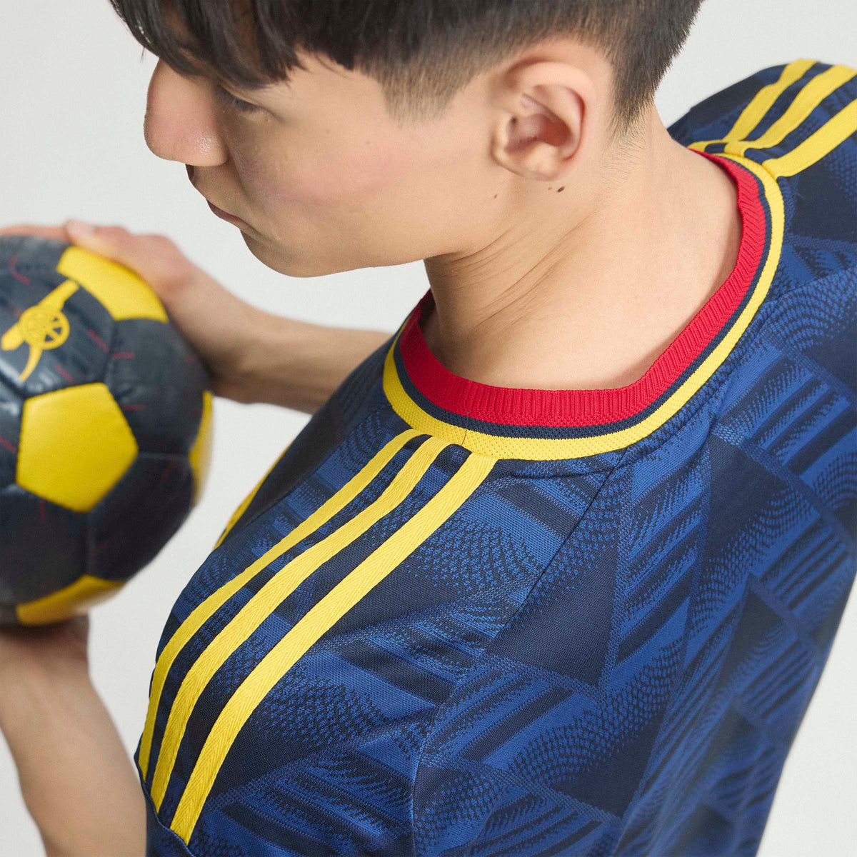 Adidas Men Arsenal FC Away Authentic Jersey 26/27 product image 15, provided for visual reference and product detail review