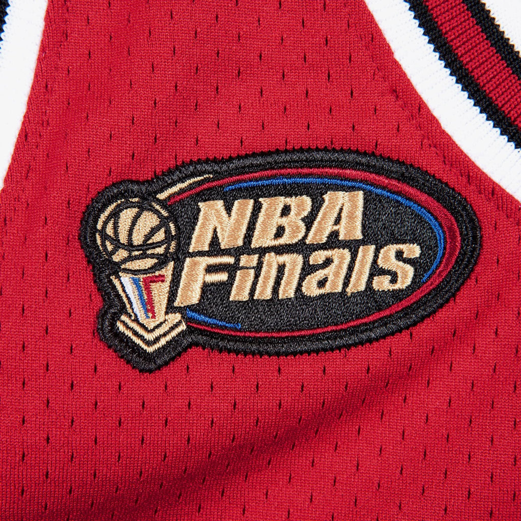 Michael Jordan Chicago Bulls 1997-98 Finals Authentic Road Jersey product image 5, provided for visual reference and product