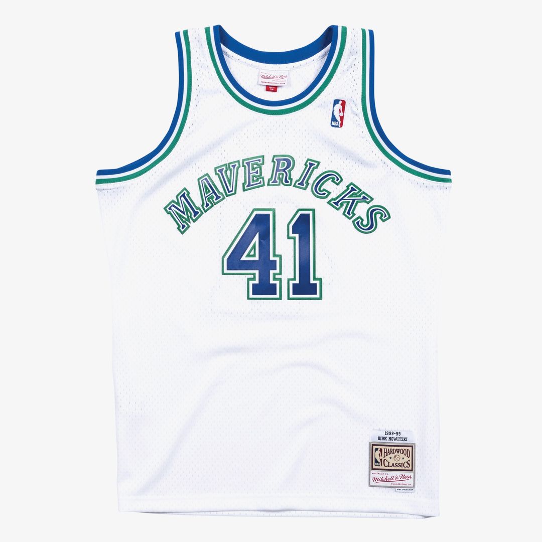 Dallas Mavericks Dirk Nowitzki Mitchell & Ness 1998 - 99 product image 1