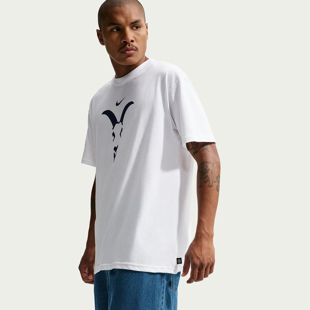 Nike Chivas Logo T-Shirt 26/27 product image 2, provided for visual reference and product detail review