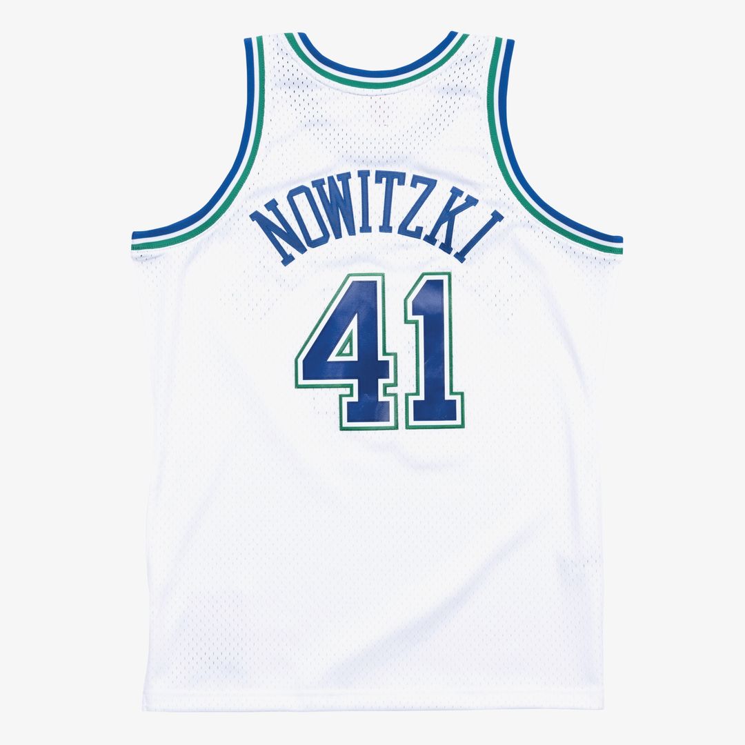 Dallas Mavericks Dirk Nowitzki Mitchell & Ness 1998 - 99 product image 2