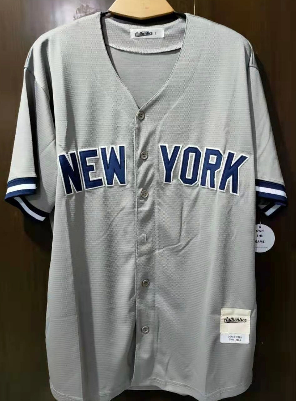 Derek Jeter New York Yankees Jersey Classic Authentics product image 2
