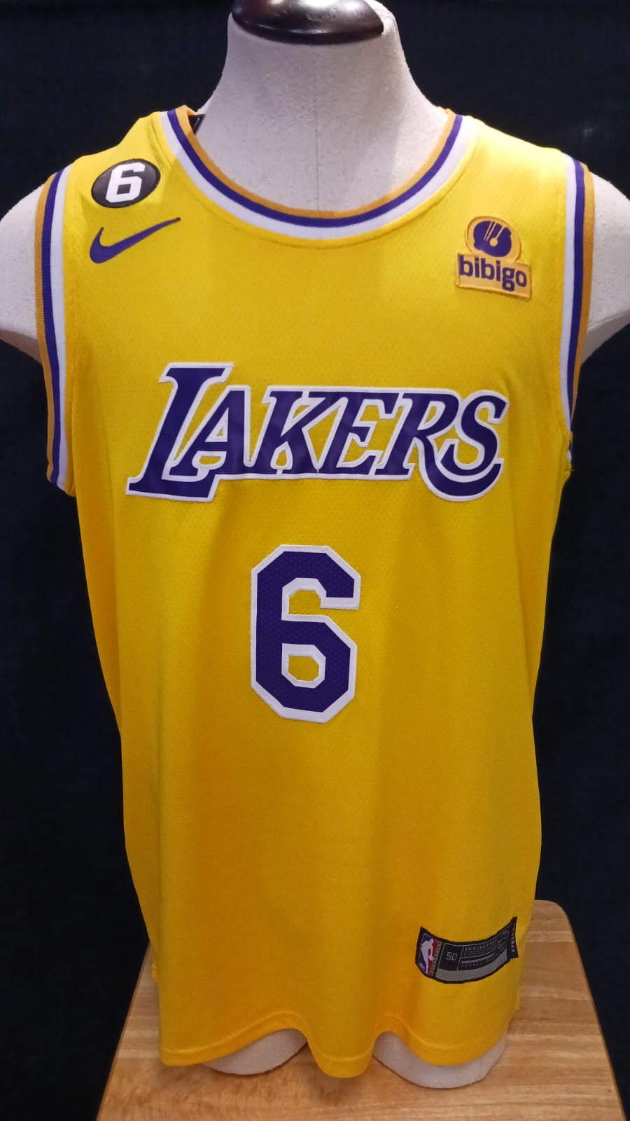 Lebron James Los Angeles Lakers Jersey #6 yellow Nike product image 2