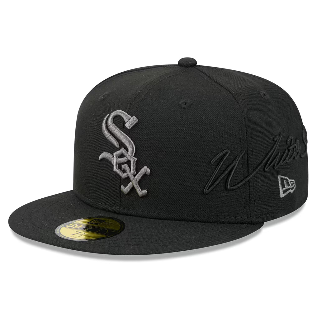 New Era Chicago White Sox Side Script 59FIFTY Fitted Hat - Black product image 1, provided for visual reference and product